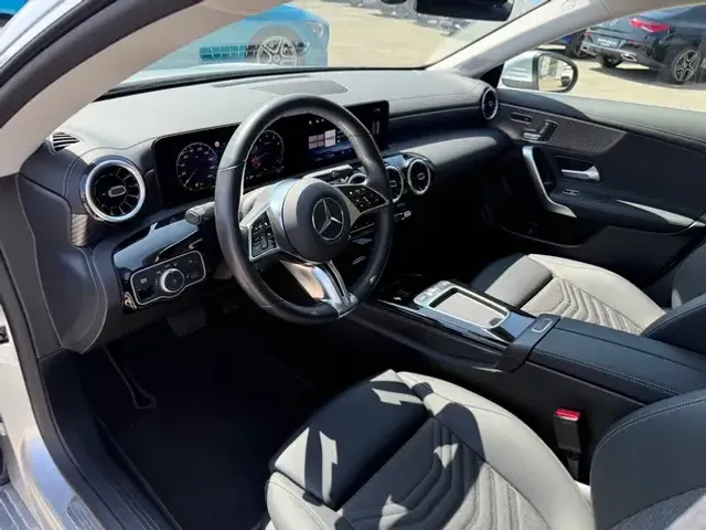 Mercedes-Benz CLA 180
