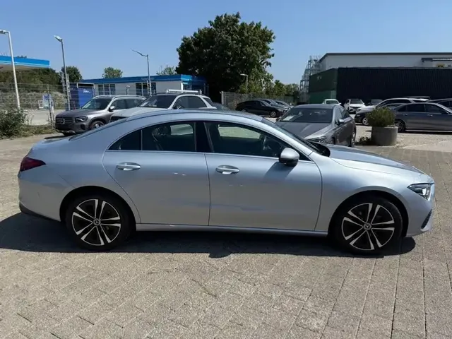 Mercedes-Benz CLA 180