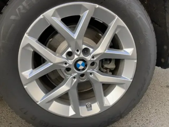 BMW iX1