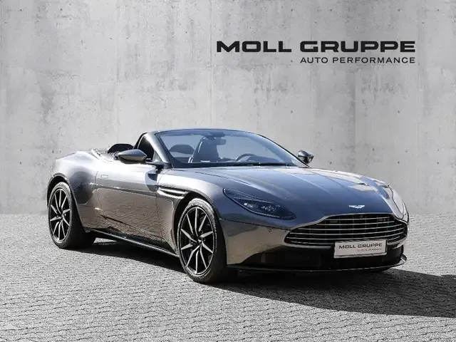 Aston Martin DB11