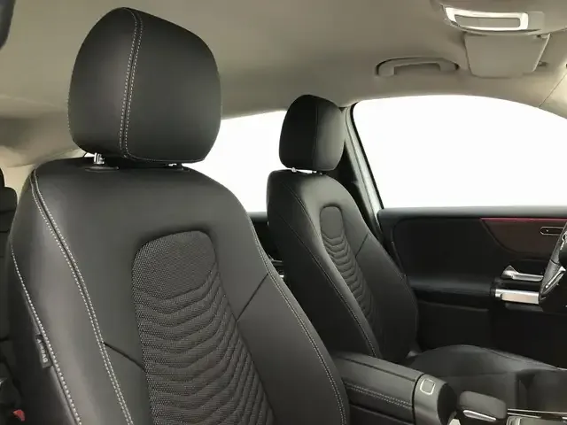 Mercedes-Benz EQB 300