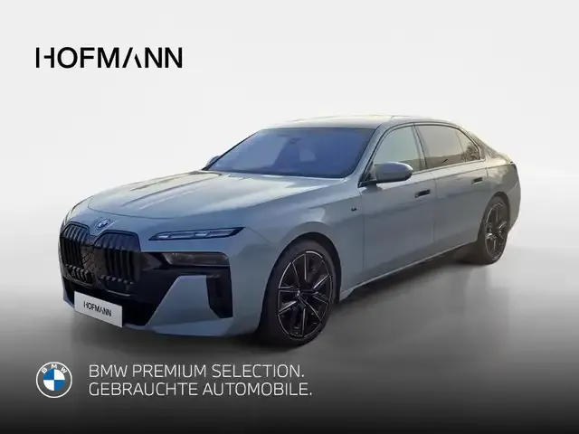 BMW i7