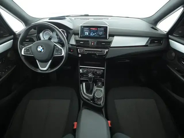 BMW 225