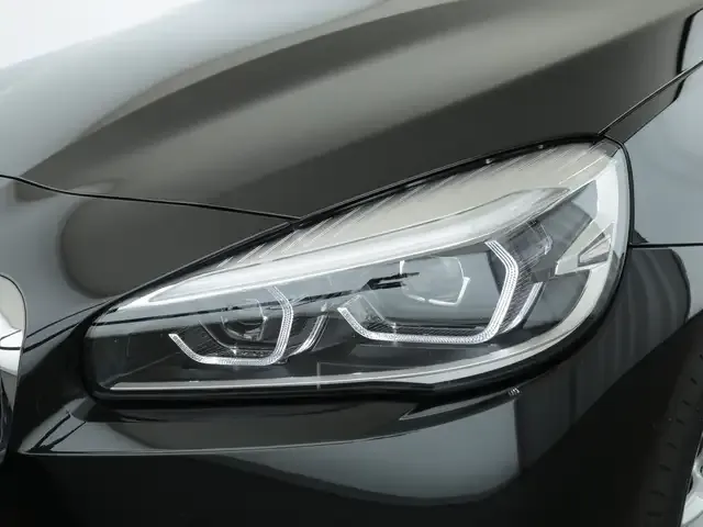 BMW 225