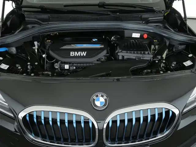 BMW 225