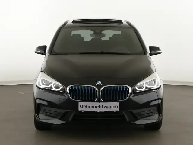 BMW 225