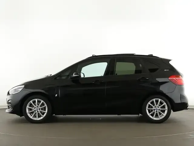 BMW 225