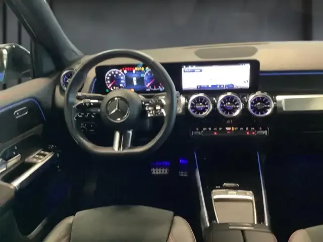 Mercedes-Benz GLB 200