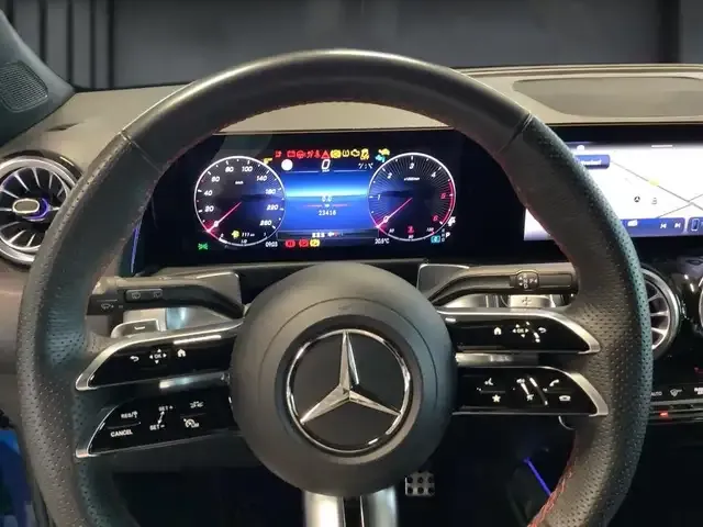 Mercedes-Benz GLB 200