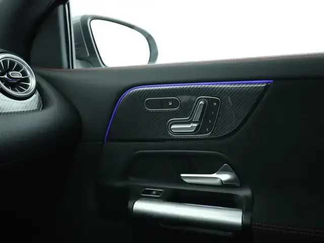 Mercedes-Benz GLA 220