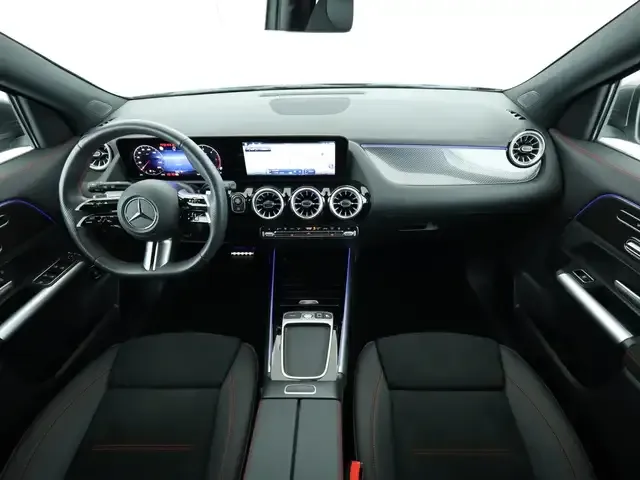 Mercedes-Benz GLA 220