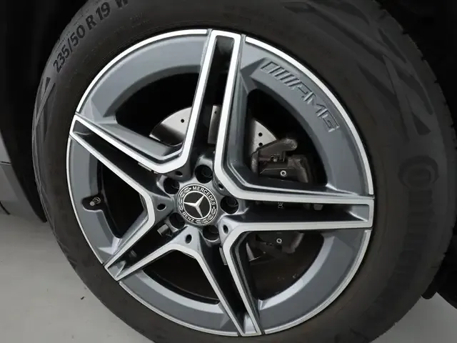 Mercedes-Benz GLA 220