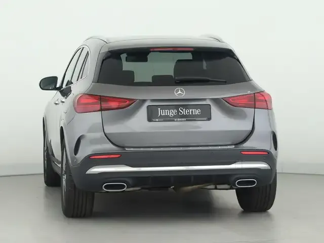 Mercedes-Benz GLA 220