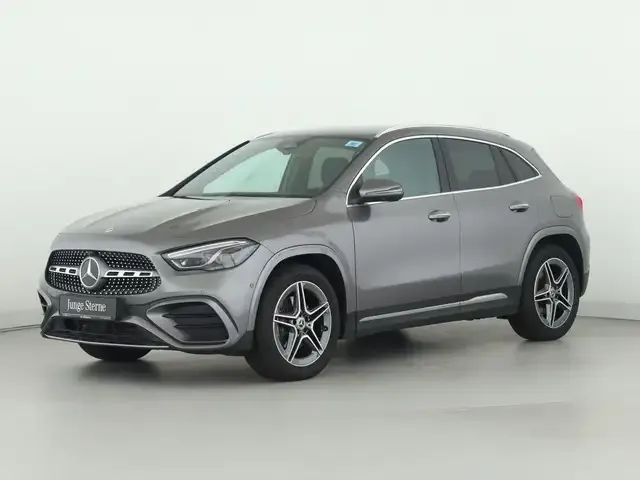 Mercedes-Benz GLA 220