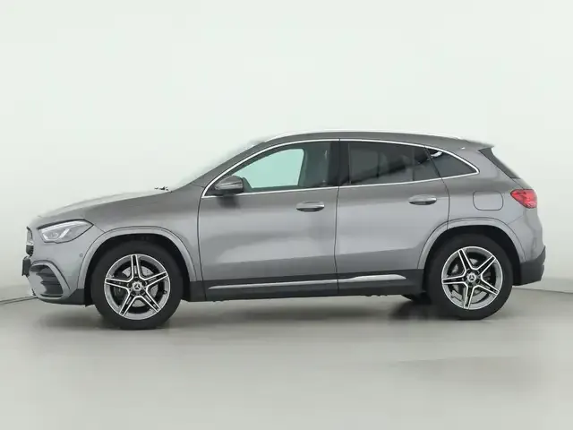 Mercedes-Benz GLA 220