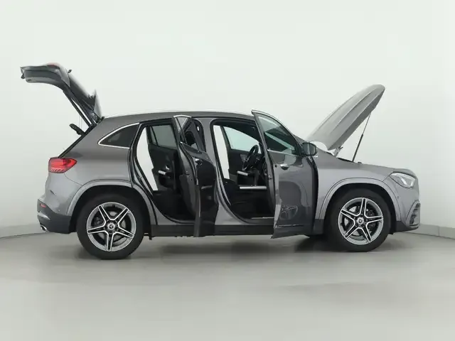 Mercedes-Benz GLA 220