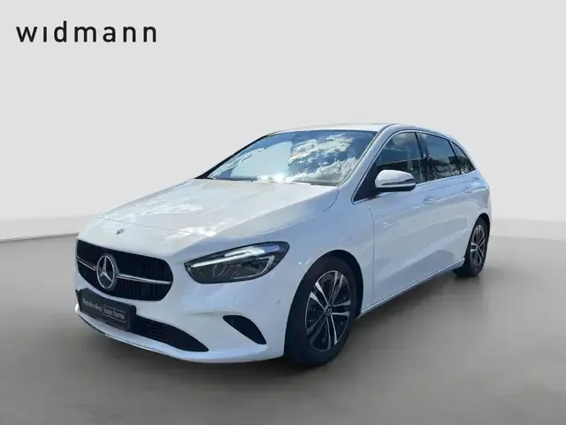 Mercedes-Benz B 180