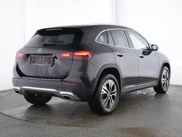 Mercedes-Benz GLA 180