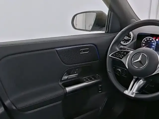 Mercedes-Benz GLA 180