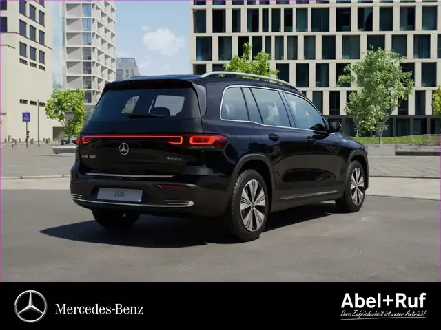 Mercedes-Benz EQB 300