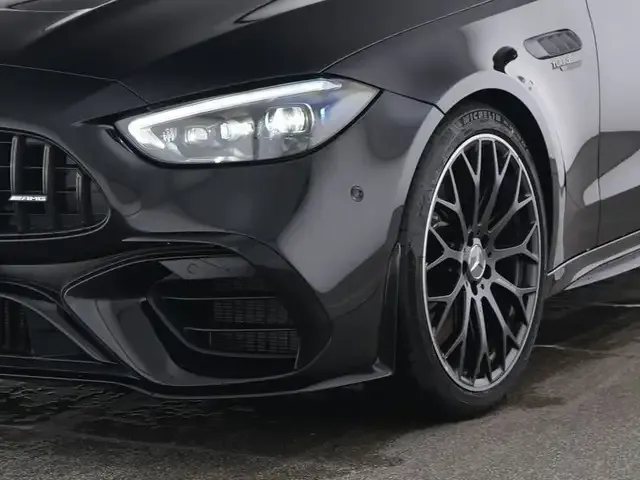 Mercedes-Benz C 63 AMG