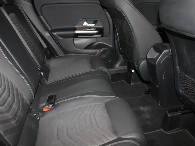 Mercedes-Benz GLA 220