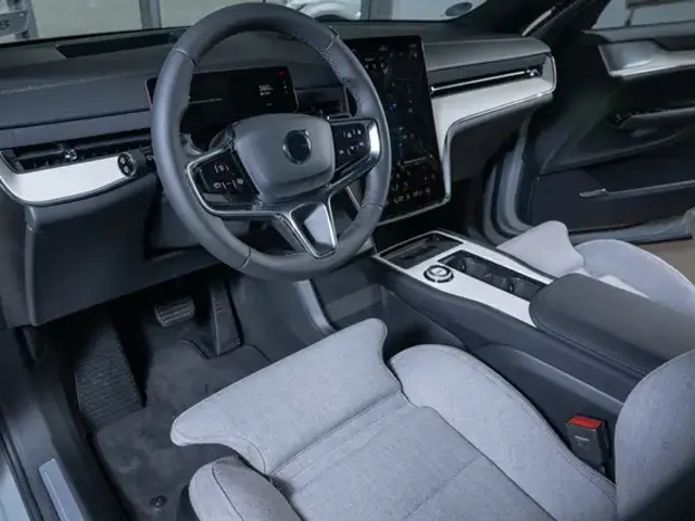 Volvo EX90