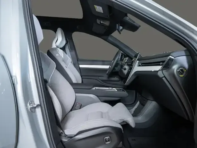 Volvo EX90