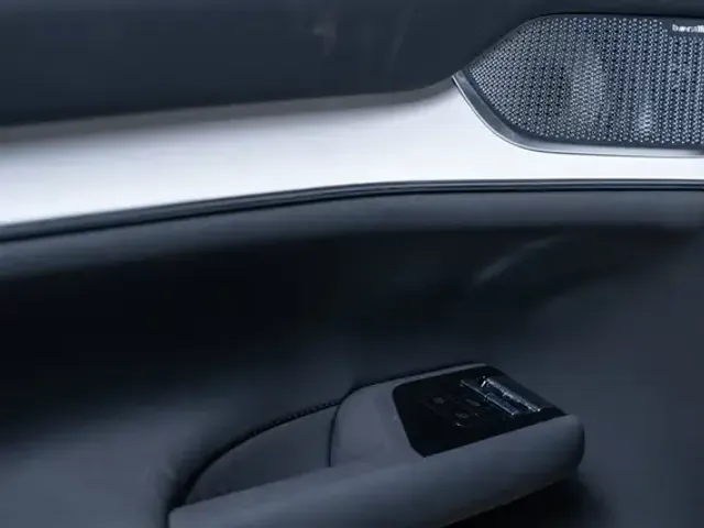 Volvo EX90