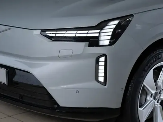 Volvo EX90