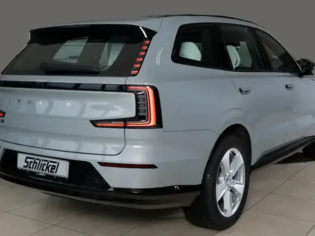 Volvo EX90