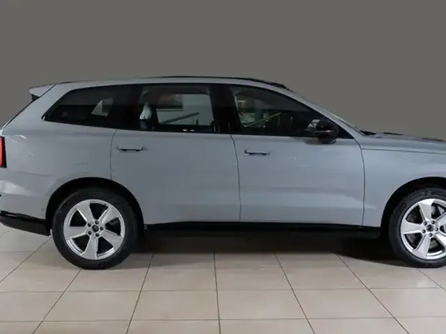 Volvo EX90