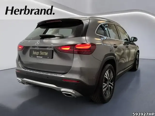 Mercedes-Benz GLA 200