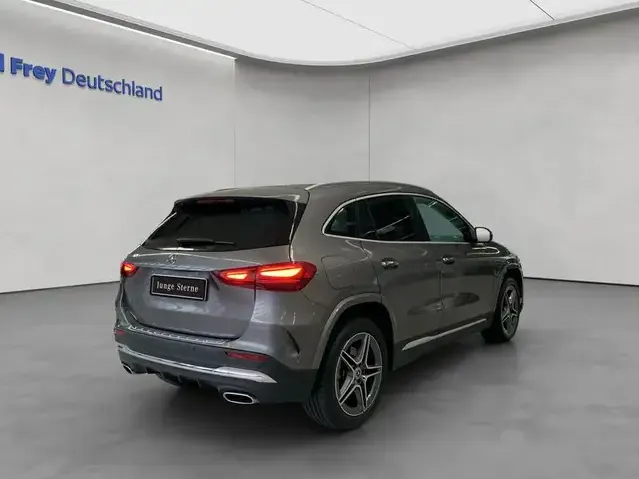 Mercedes-Benz GLA 250
