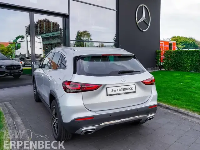 Mercedes-Benz GLA 200