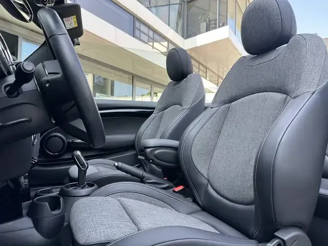 MINI Cooper Cabrio
