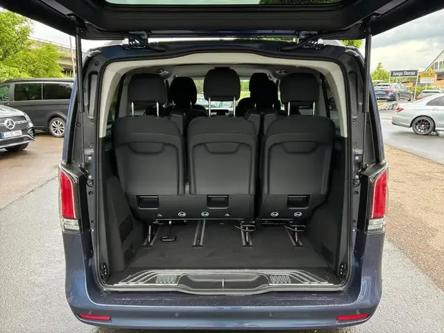 Mercedes-Benz V 220