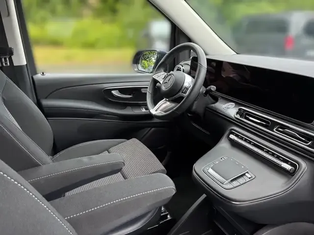 Mercedes-Benz V 220