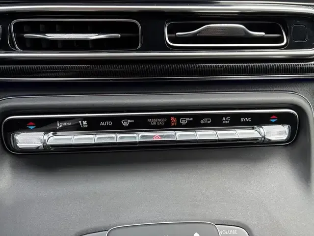 Mercedes-Benz V 220