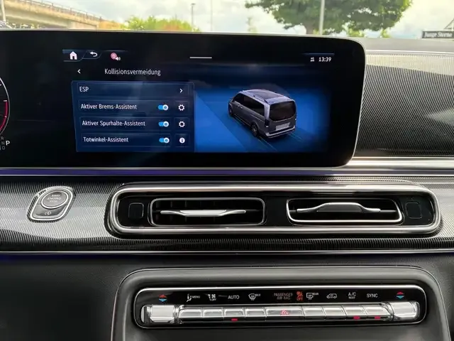 Mercedes-Benz V 220