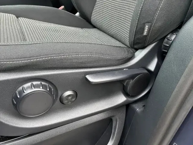 Mercedes-Benz V 220