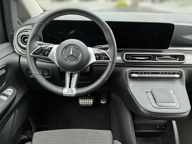 Mercedes-Benz V 220