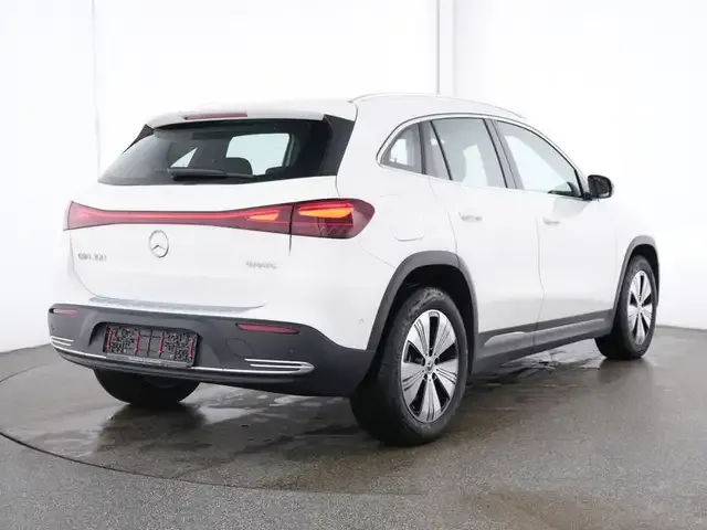 Mercedes-Benz EQA 300