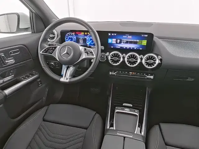 Mercedes-Benz EQA 300
