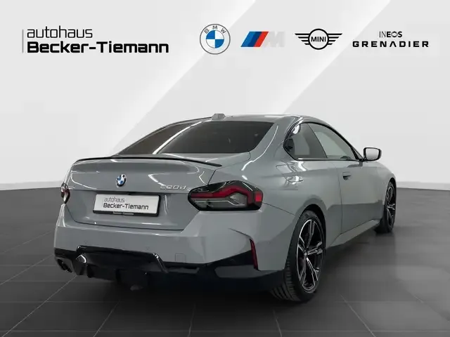 BMW 220