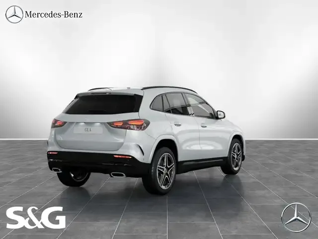 Mercedes-Benz GLA 200