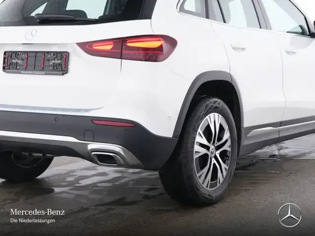 Mercedes-Benz GLA 180