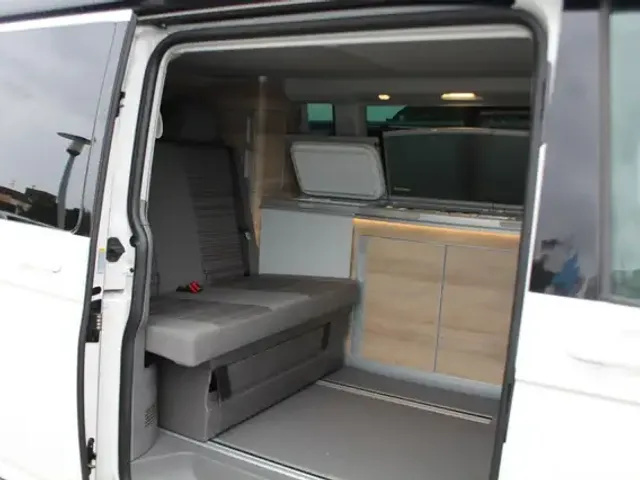 Volkswagen T6.1 California