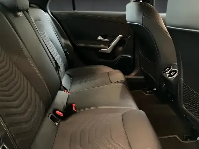 Mercedes-Benz CLA 220