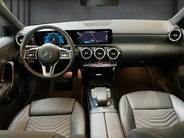 Mercedes-Benz CLA 220